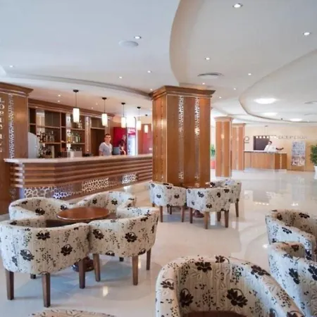 Oasis Del Mare Front