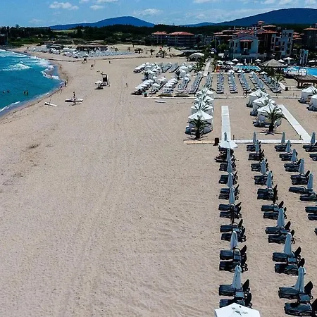 Oasis Del Mare Front Resort