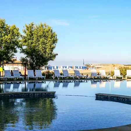 Oasis Del Mare Front