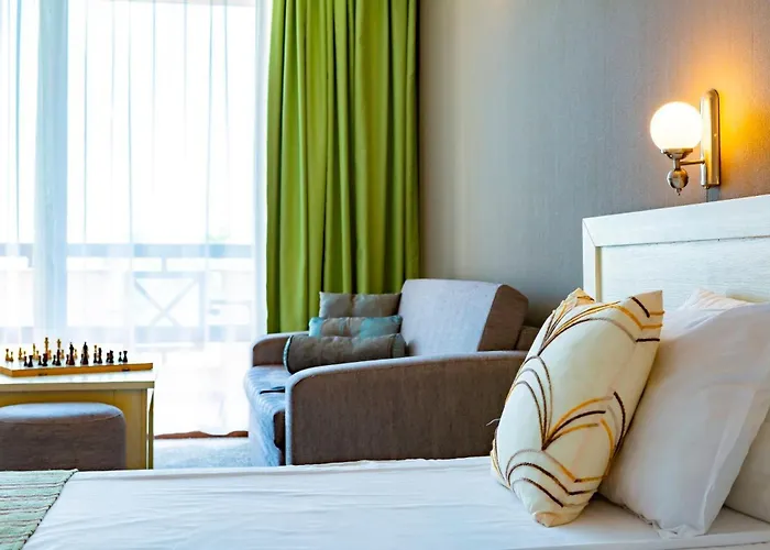 Oasis Del Mare Front Курортный комплекс Лозенец